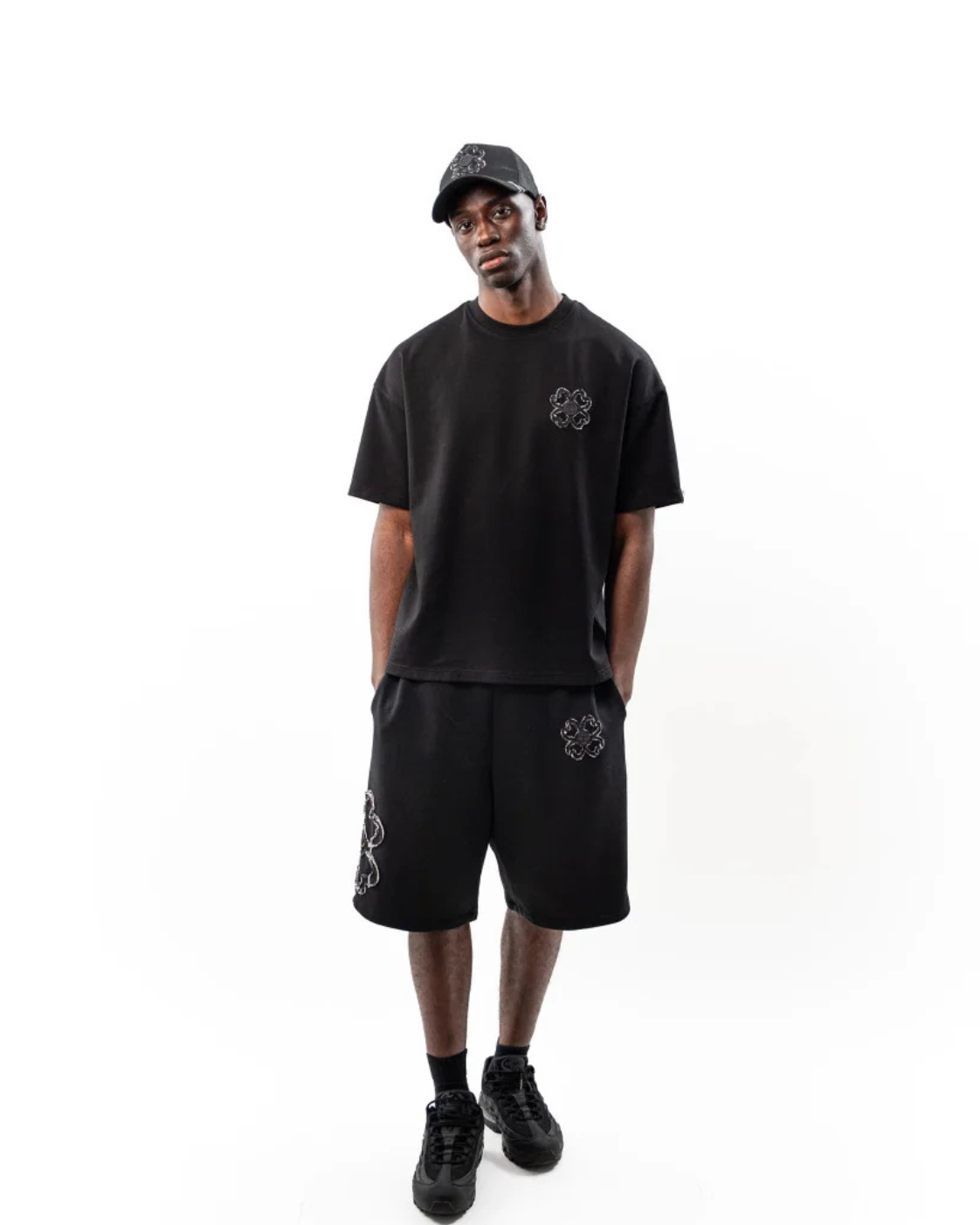 SIX JUIN — T-SHIRT VOID